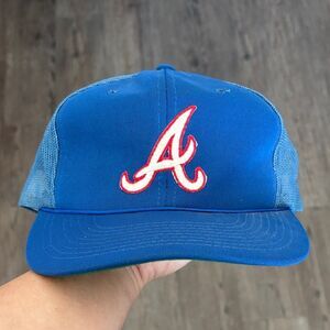 VINTAGE 1990S SPORTS SPECIALTIES ATLANTA BRAVES BLUE SNAPBACK HAT
